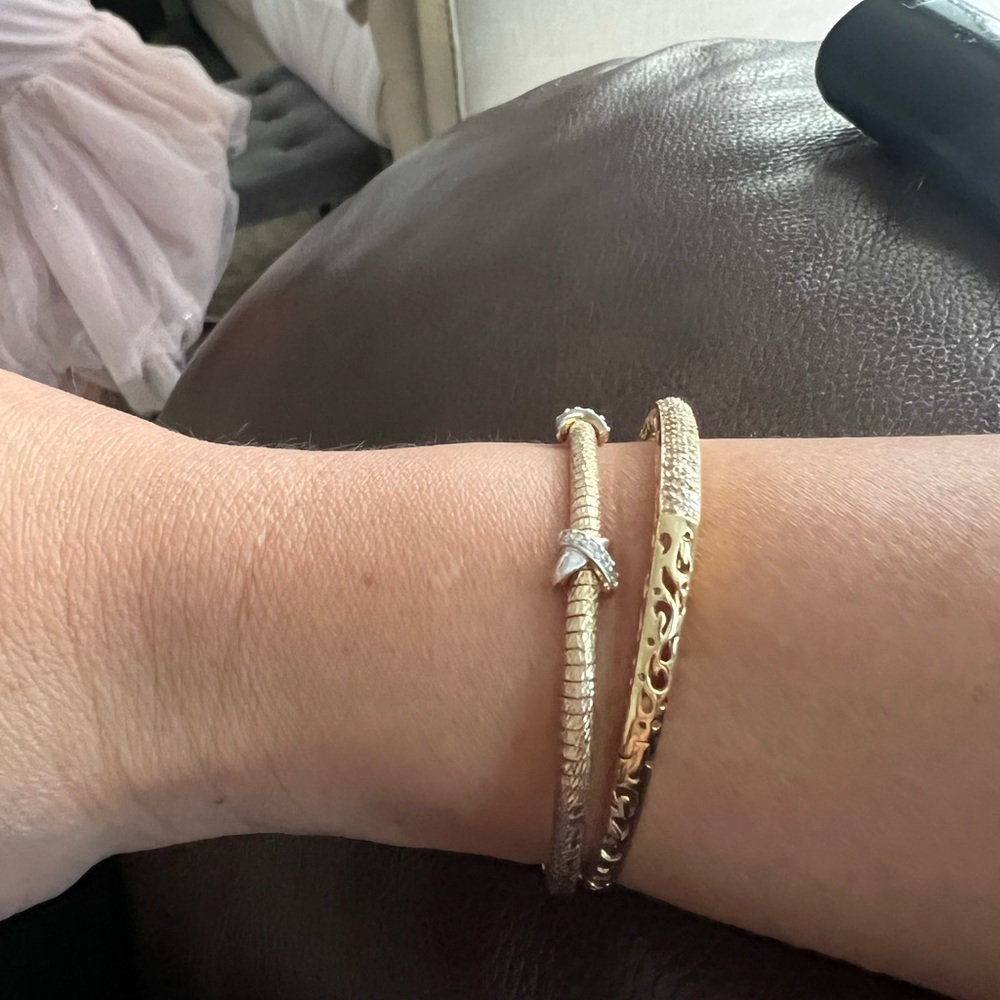 Gold tone 925 Sterling Silver bracelet bangle with CZ detailed crosses